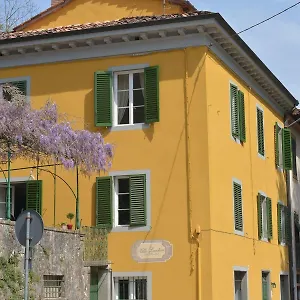 https://villa-lucchesi.it-tuscanyhotel.com