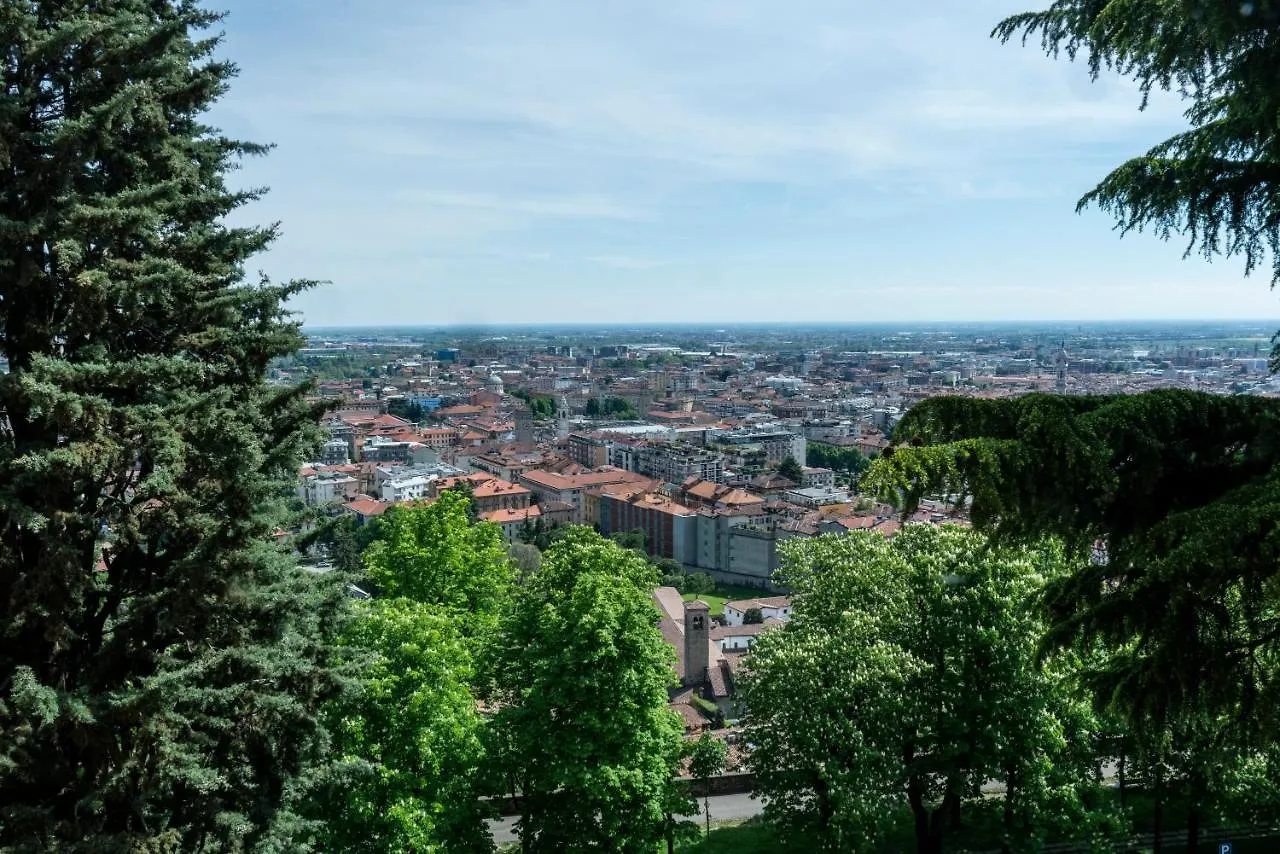 Foresteria Di Palazzo Radici Bergamo 0*,  Włochy